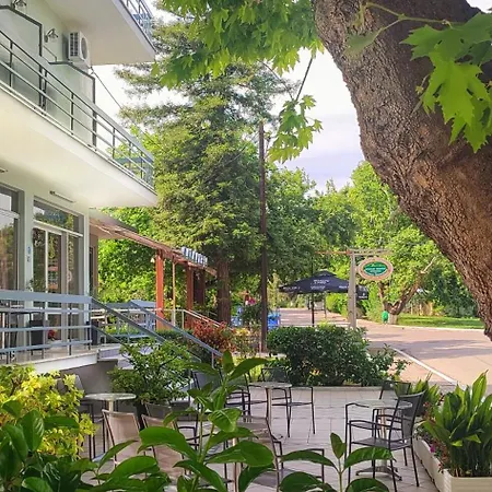 Ermis Hotel 2*