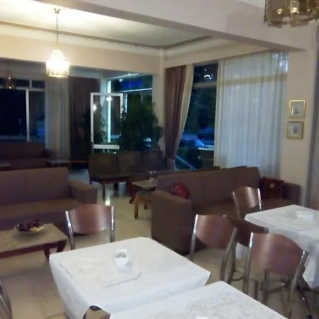 酒店 Ermis 卢特拉伊帕蒂斯