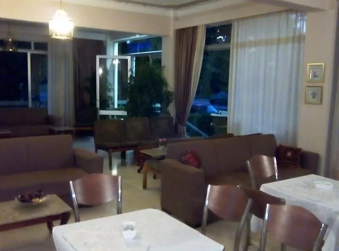 Ξενοδοχείο Ermis Λουτρά Υπάτης